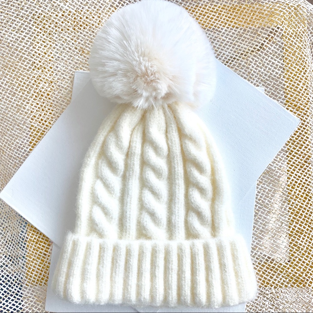 Cable Knit Beanie with faux fur Pom - Picture 2 of 2